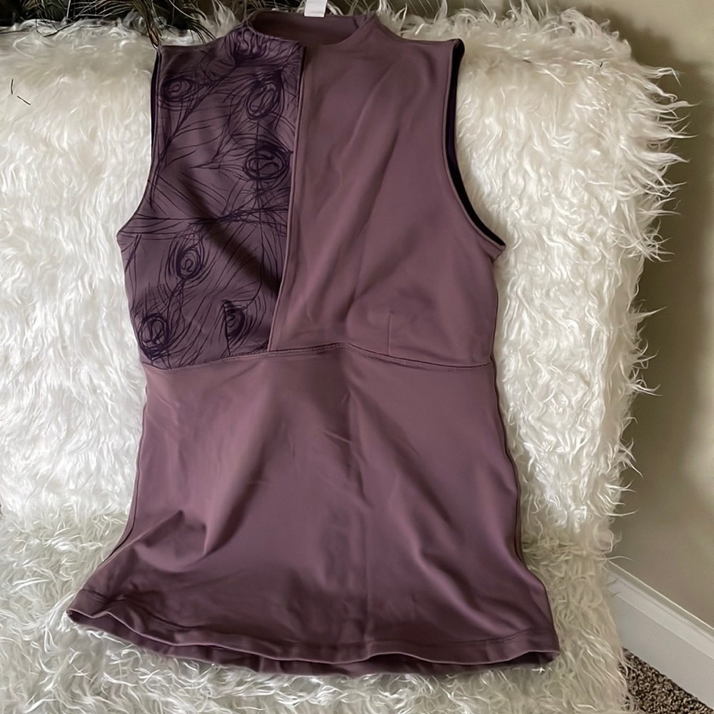 Lululemon sleeveless top